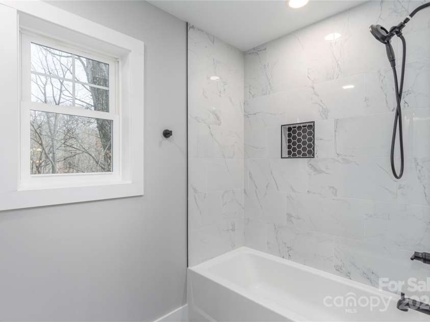 255 Cougar Trail, Clyde, NC 28716.  MLS# CAR4207034, YatesRealty ID 7568. 