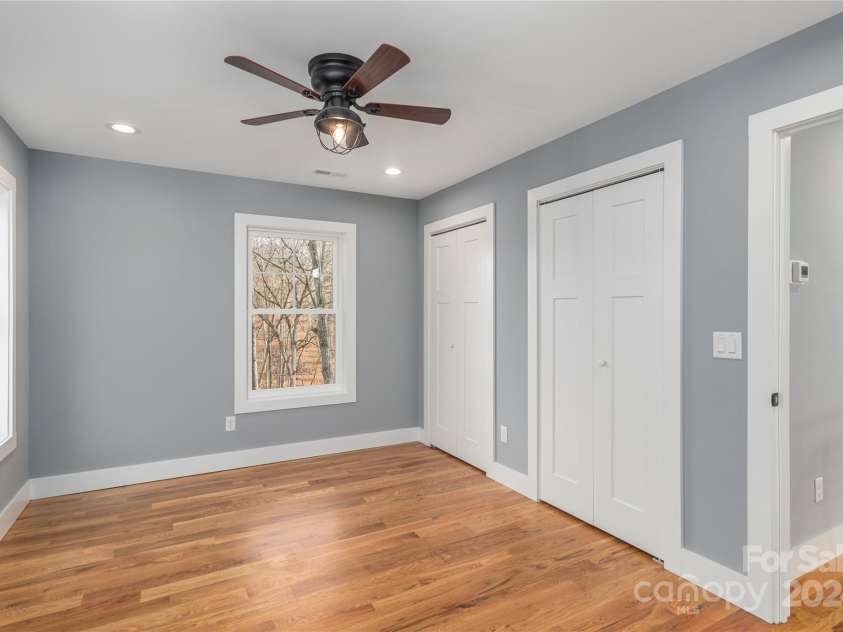 255 Cougar Trail, Clyde, NC 28716.  MLS# CAR4207034, YatesRealty ID 7568. 