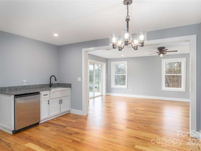 255 Cougar Trail, Clyde, NC 28716.  MLS# CAR4207034, YatesRealty ID 7568. 