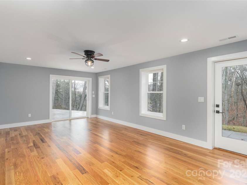 255 Cougar Trail, Clyde, NC 28716.  MLS# CAR4207034, YatesRealty ID 7568. 