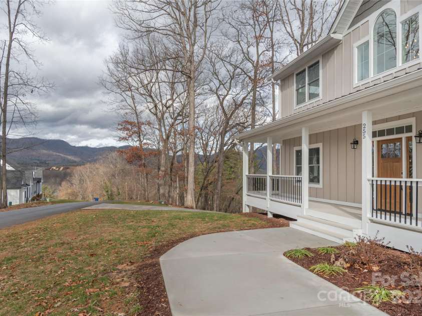 255 Cougar Trail, Clyde, NC 28716.  MLS# CAR4207034, YatesRealty ID 7568. 