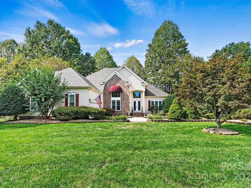 1375 Valhalla Drive, Denver, NC 28037.  MLS# CAR4189657, YatesRealty ID 7569. 