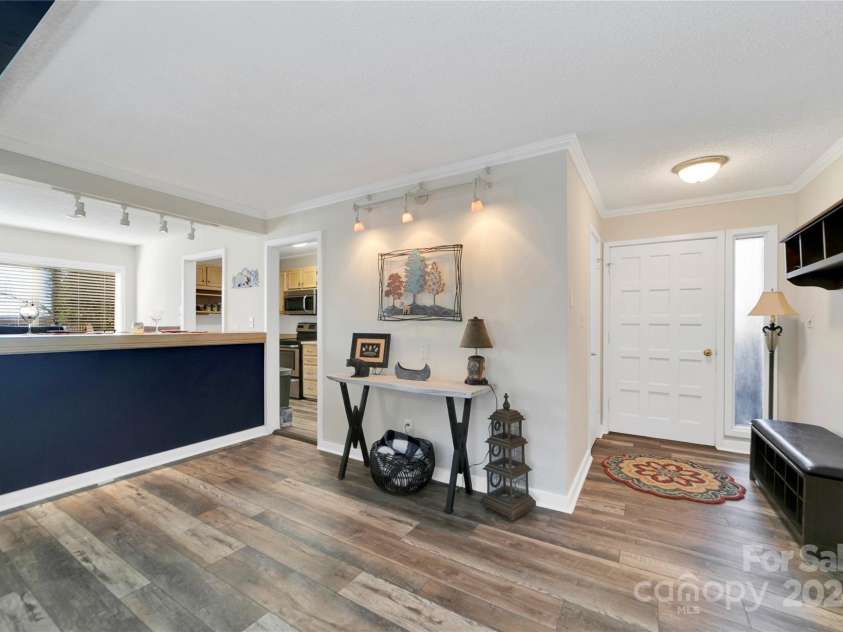 273 Tinequa Drive, Brevard, NC 28712.  MLS# CAR4204439, YatesRealty ID 757. 
