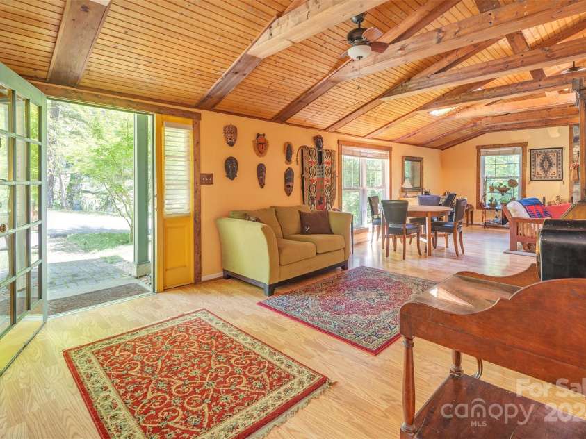 12 Rollingwood Road, Asheville, NC 28805.  MLS# CAR4178766, YatesRealty ID 7570. 