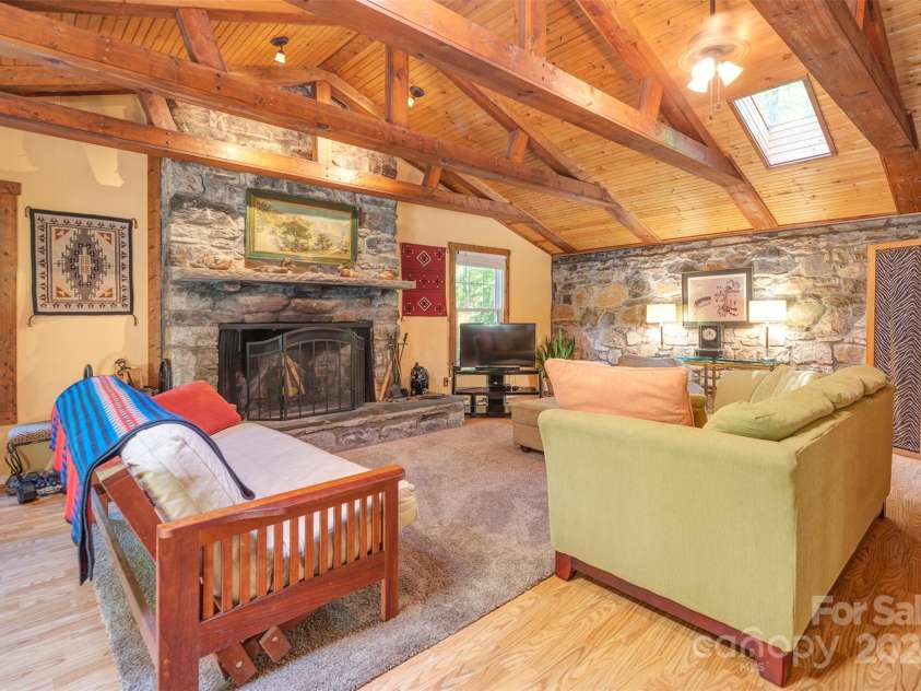 12 Rollingwood Road, Asheville, NC 28805.  MLS# CAR4178766, YatesRealty ID 7570. 