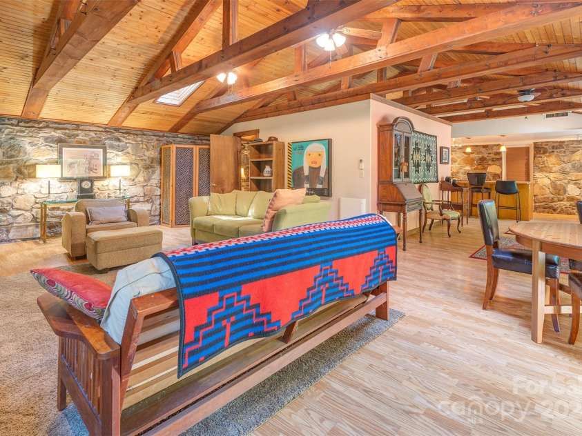 12 Rollingwood Road, Asheville, NC 28805.  MLS# CAR4178766, YatesRealty ID 7570. 