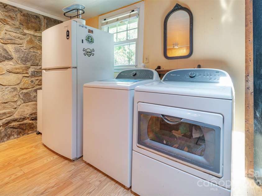 12 Rollingwood Road, Asheville, NC 28805.  MLS# CAR4178766, YatesRealty ID 7570. 