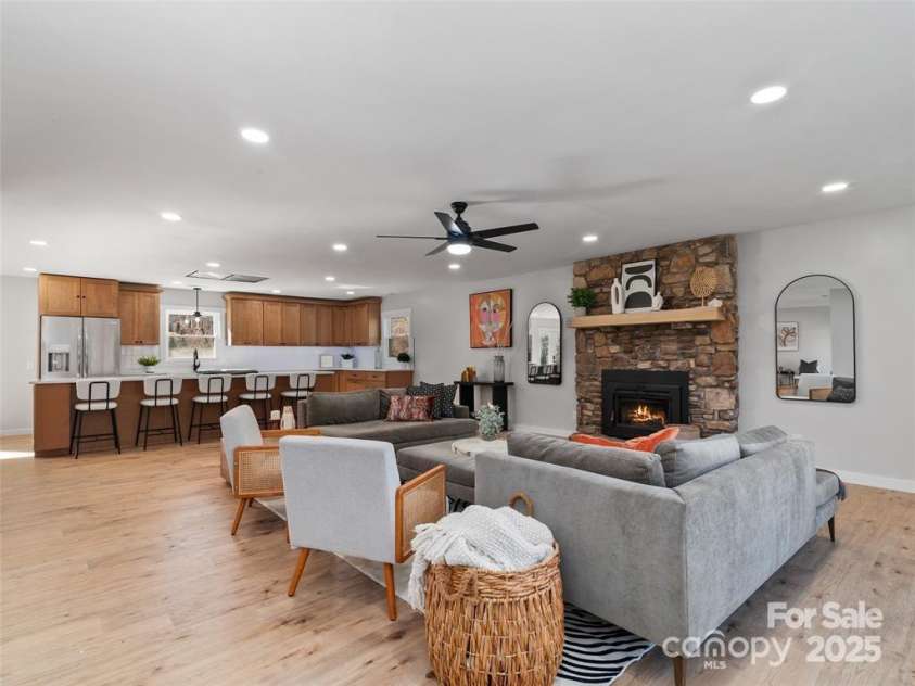 1109 Prestonwood Crossing, Hendersonville, NC 28739.  MLS# CAR4244047, YatesRealty ID 7571. 