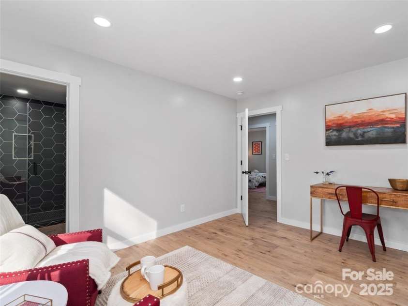 1109 Prestonwood Crossing, Hendersonville, NC 28739.  MLS# CAR4244047, YatesRealty ID 7571. 