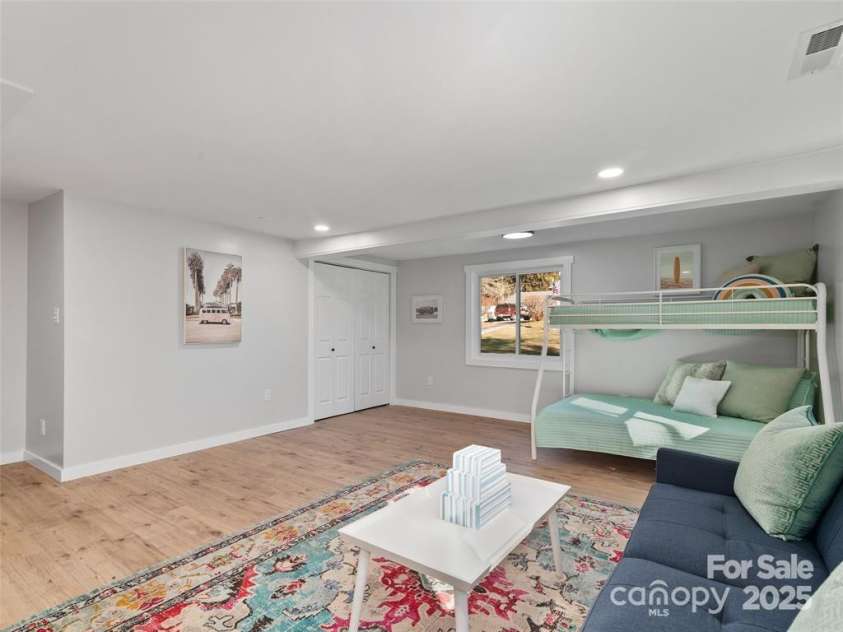 1109 Prestonwood Crossing, Hendersonville, NC 28739.  MLS# CAR4244047, YatesRealty ID 7571. 