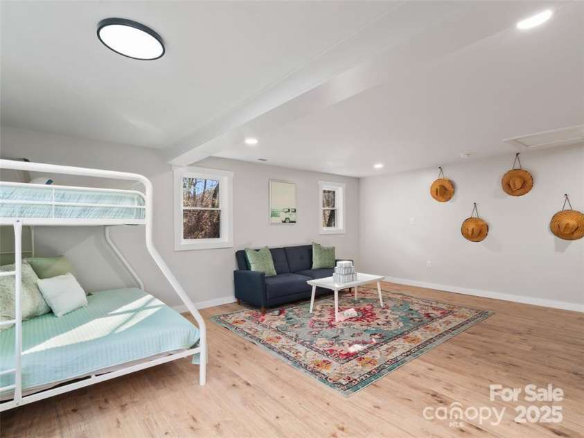 1109 Prestonwood Crossing, Hendersonville, NC 28739.  MLS# CAR4244047, YatesRealty ID 7571. 