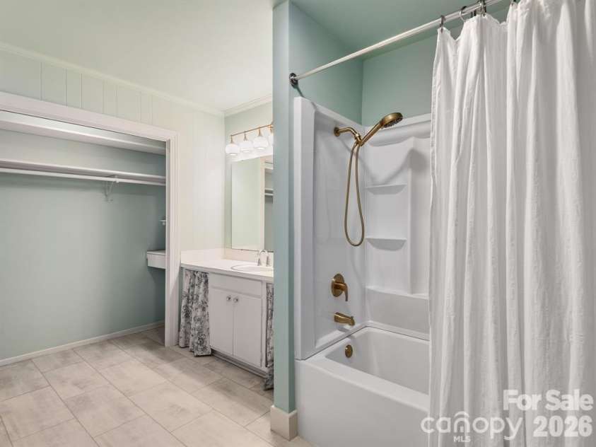 143 Ridgecrest Avenue, Rutherfordton, NC 28139.  MLS# CAR4403808, YatesRealty ID 7572. 
