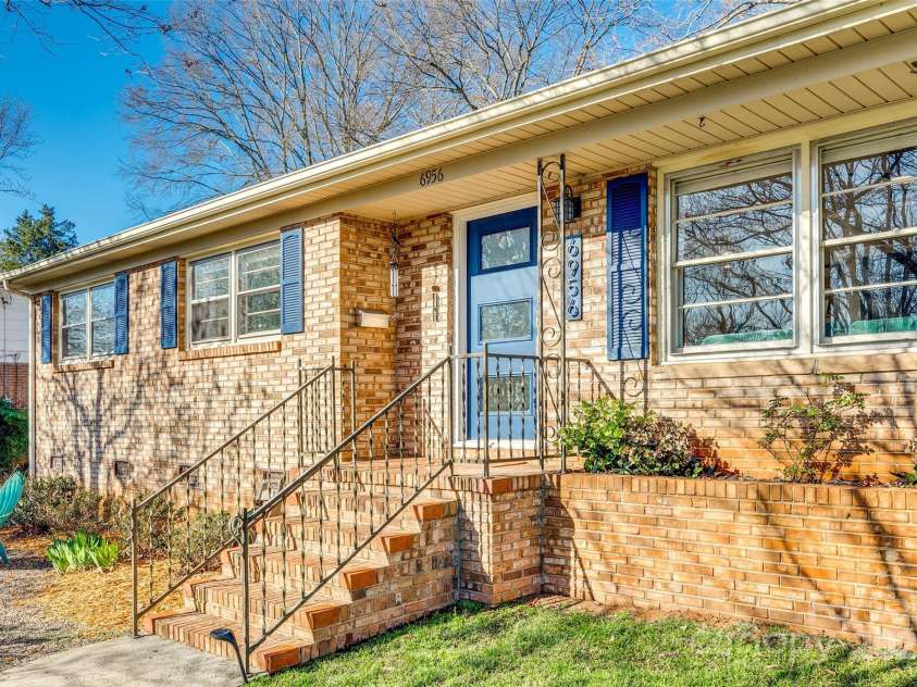 6956 Oakstone Place, Charlotte, NC 28210.  MLS# CAR4232957, YatesRealty ID 7572. 