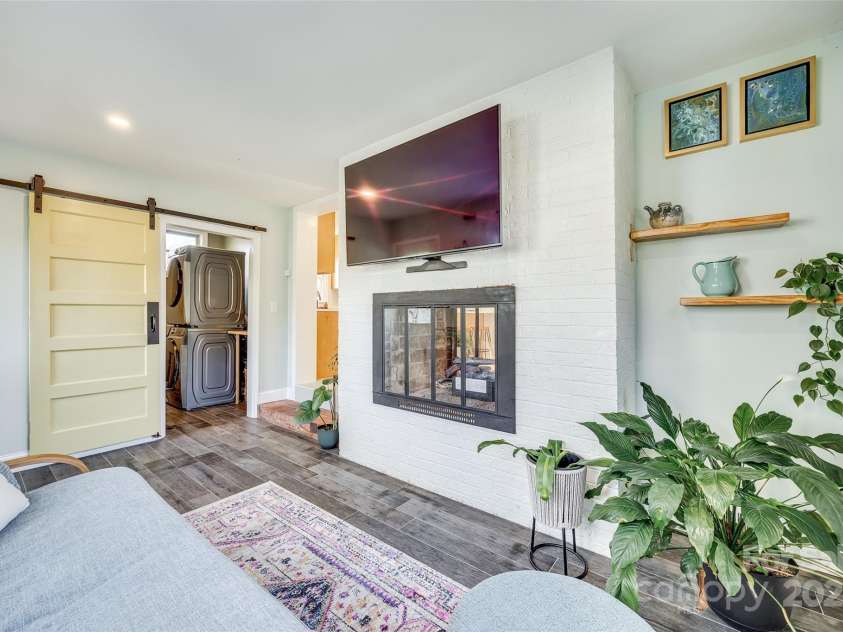6956 Oakstone Place, Charlotte, NC 28210.  MLS# CAR4232957, YatesRealty ID 7572. 