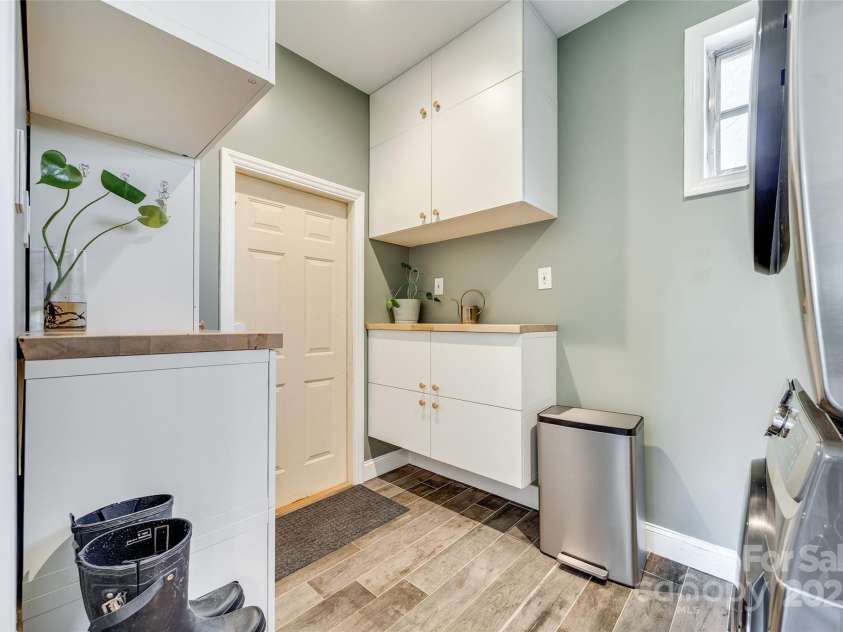 6956 Oakstone Place, Charlotte, NC 28210.  MLS# CAR4232957, YatesRealty ID 7572. 