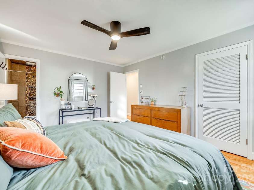6956 Oakstone Place, Charlotte, NC 28210.  MLS# CAR4232957, YatesRealty ID 7572. 