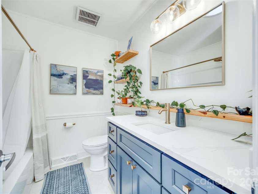 6956 Oakstone Place, Charlotte, NC 28210.  MLS# CAR4232957, YatesRealty ID 7572. 