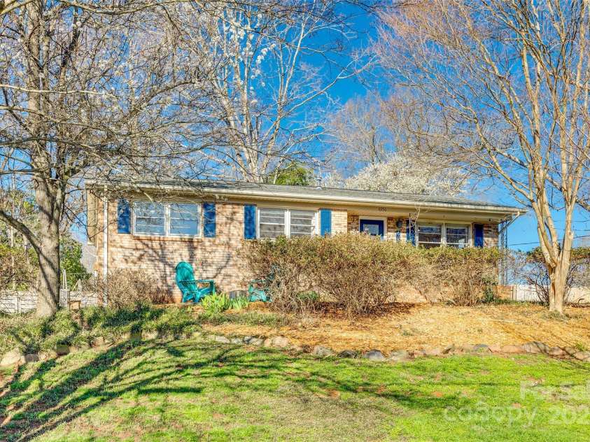6956 Oakstone Place, Charlotte, NC 28210.  MLS# CAR4232957, YatesRealty ID 7572. 