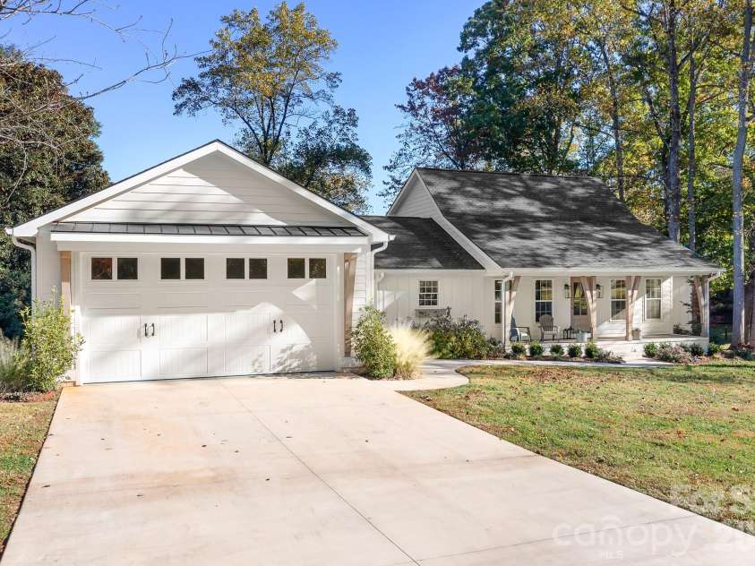 1984 Hickory Hills Drive, Denver, NC 28037.  MLS# CAR4316609, YatesRealty ID 7573. 