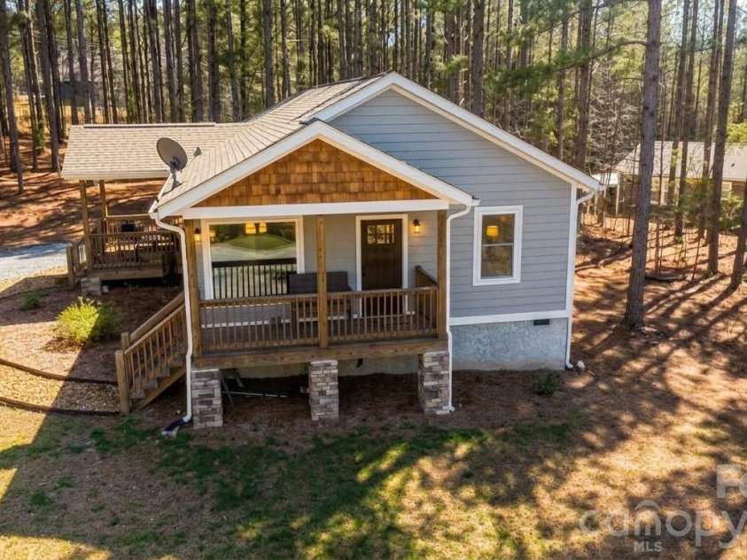 386 Sunset Drive, Mill Spring, NC 28756.  MLS# CAR4360355, YatesRealty ID 7575. 