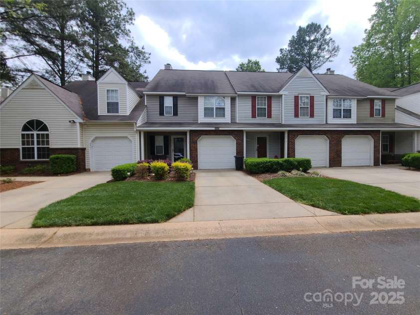 5963 Moose Lane, Charlotte, NC 28269.  MLS# CAR4232815, YatesRealty ID 7575. 