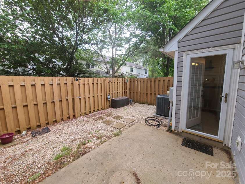 5963 Moose Lane, Charlotte, NC 28269.  MLS# CAR4232815, YatesRealty ID 7575. 