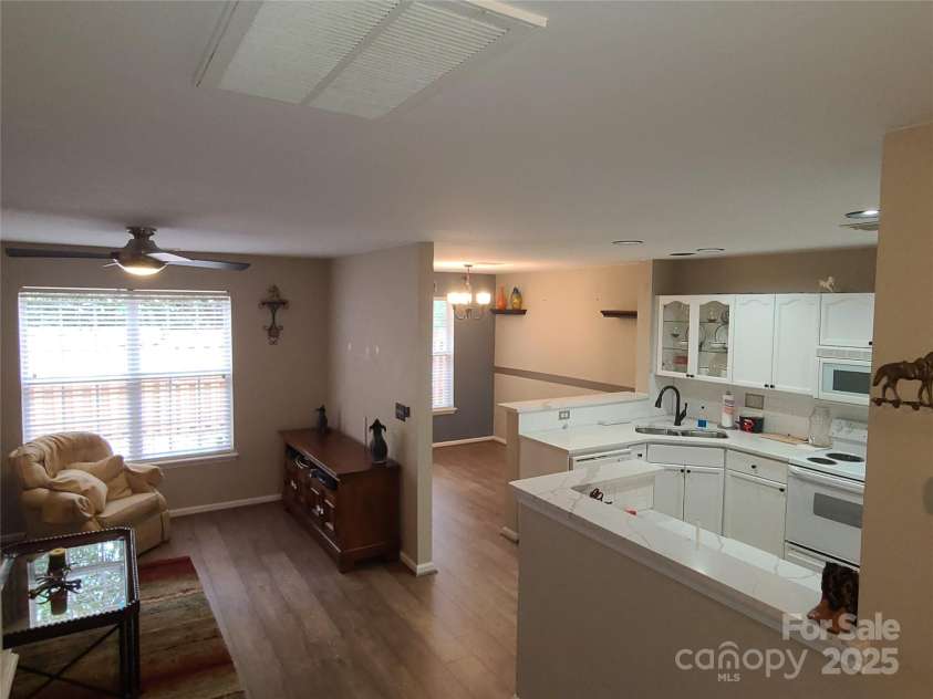 5963 Moose Lane, Charlotte, NC 28269.  MLS# CAR4232815, YatesRealty ID 7575. 