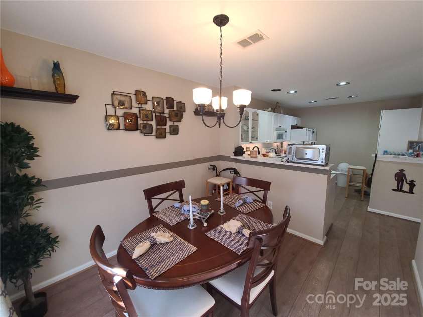 5963 Moose Lane, Charlotte, NC 28269.  MLS# CAR4232815, YatesRealty ID 7575. 