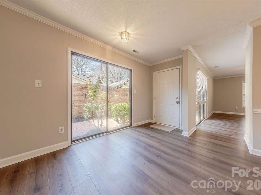 2401 Quail Lake Drive, Charlotte, NC 28210.  MLS# CAR4360721, YatesRealty ID 7576. Foyer