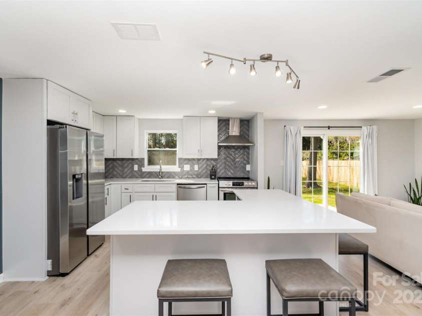 9105 Touchstone Lane, Charlotte, NC 28227.  MLS# CAR4235130, YatesRealty ID 7576. 