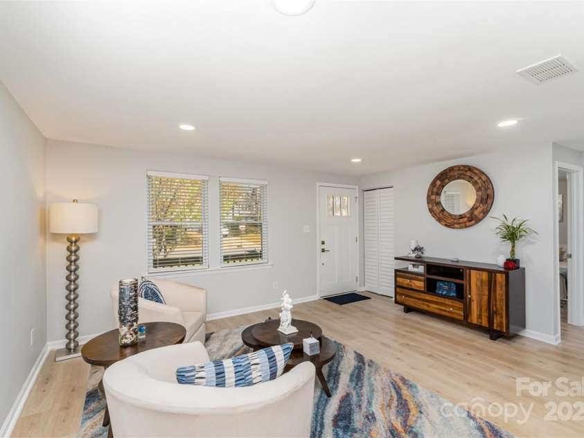 9105 Touchstone Lane, Charlotte, NC 28227.  MLS# CAR4235130, YatesRealty ID 7576. 