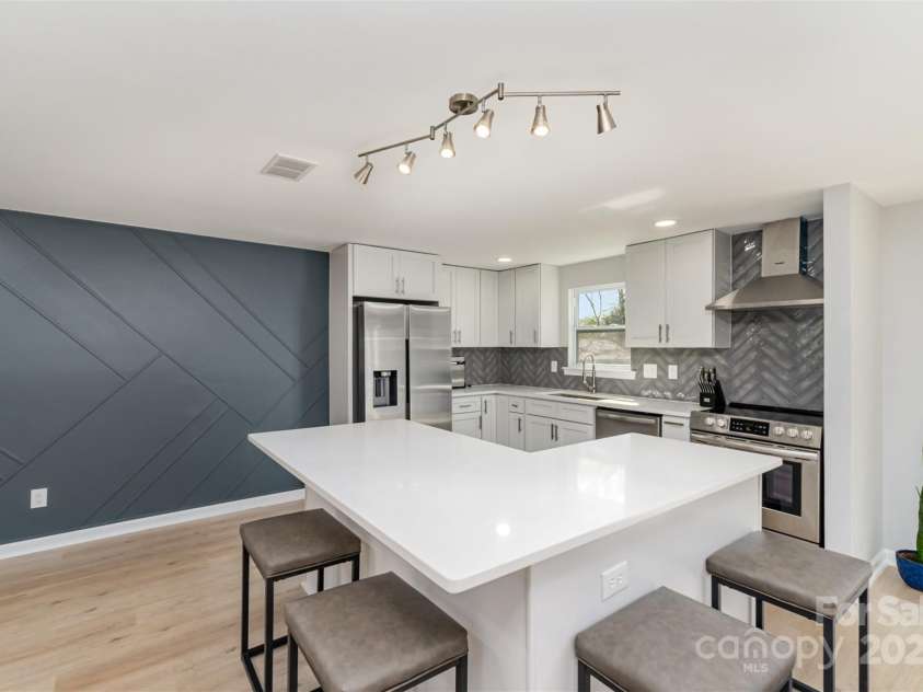 9105 Touchstone Lane, Charlotte, NC 28227.  MLS# CAR4235130, YatesRealty ID 7576. 