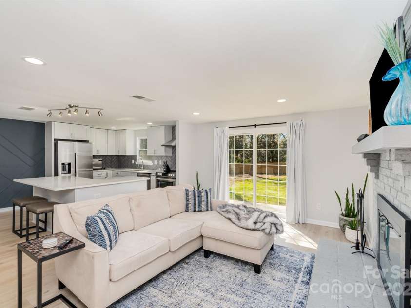 9105 Touchstone Lane, Charlotte, NC 28227.  MLS# CAR4235130, YatesRealty ID 7576. 