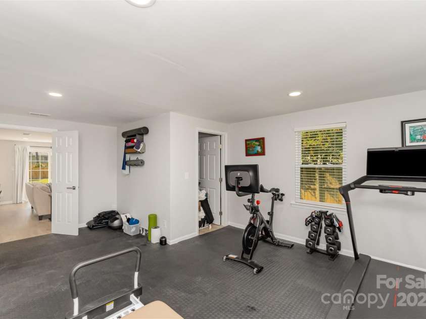 9105 Touchstone Lane, Charlotte, NC 28227.  MLS# CAR4235130, YatesRealty ID 7576. 