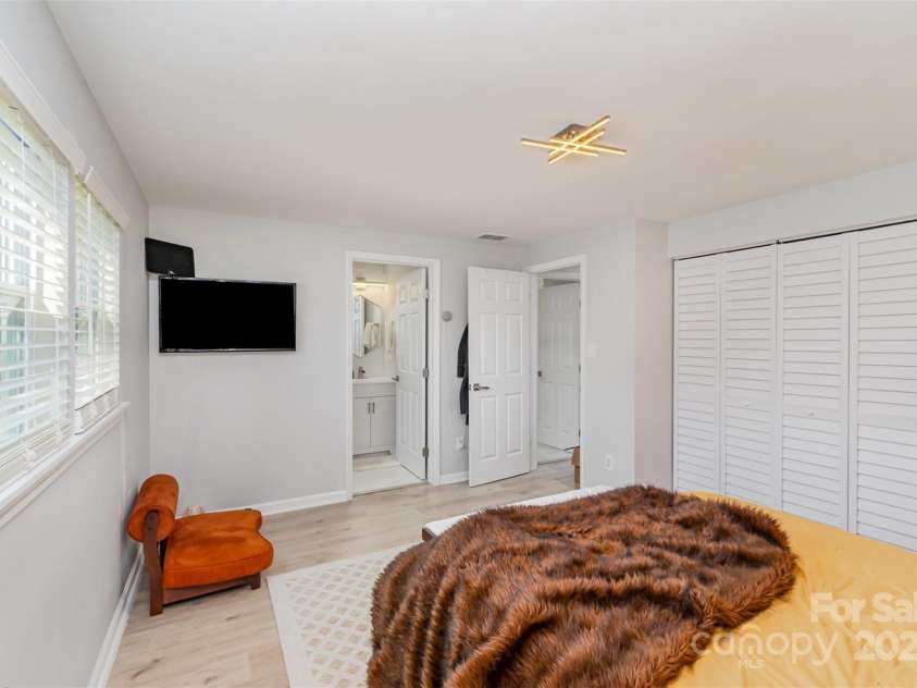 9105 Touchstone Lane, Charlotte, NC 28227.  MLS# CAR4235130, YatesRealty ID 7576. 