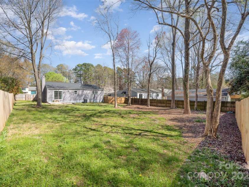 9105 Touchstone Lane, Charlotte, NC 28227.  MLS# CAR4235130, YatesRealty ID 7576. 