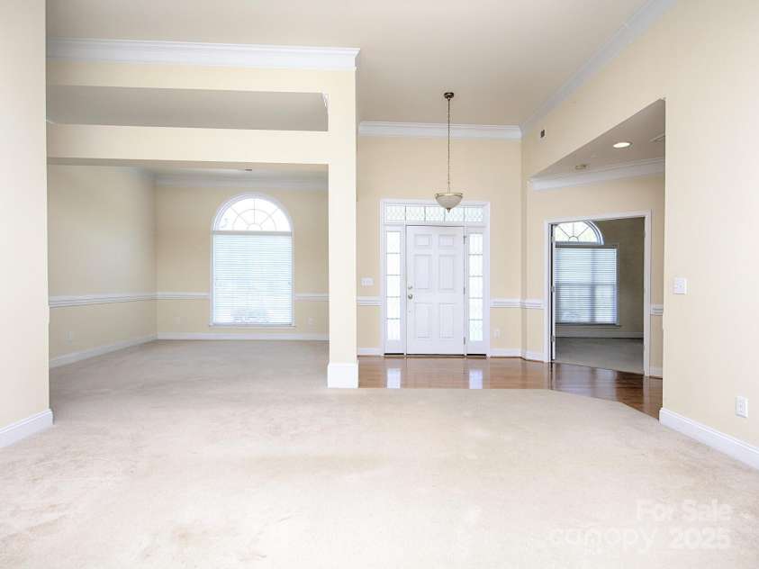 126 Dairy Farm Road, Mooresville, NC 28115.  MLS# CAR4245594, YatesRealty ID 7577. Beautiful Open Floor Plan with lots of natural light.