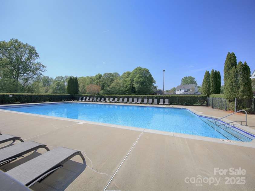 126 Dairy Farm Road, Mooresville, NC 28115.  MLS# CAR4245594, YatesRealty ID 7577. Large Community Pool within walking distance.
