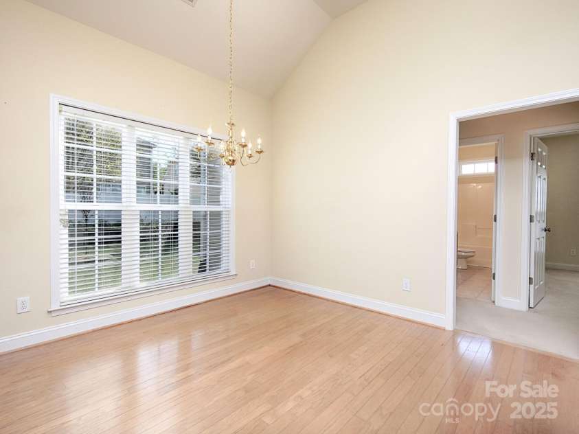 126 Dairy Farm Road, Mooresville, NC 28115.  MLS# CAR4245594, YatesRealty ID 7577. Large Dining Area with Vaulted Ceiling!