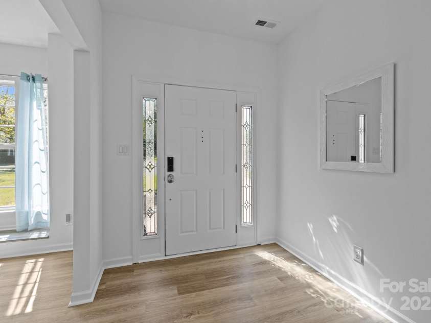 15002 Strathmoor Drive, Charlotte, NC 28277.  MLS# CAR4247911, YatesRealty ID 7578. 