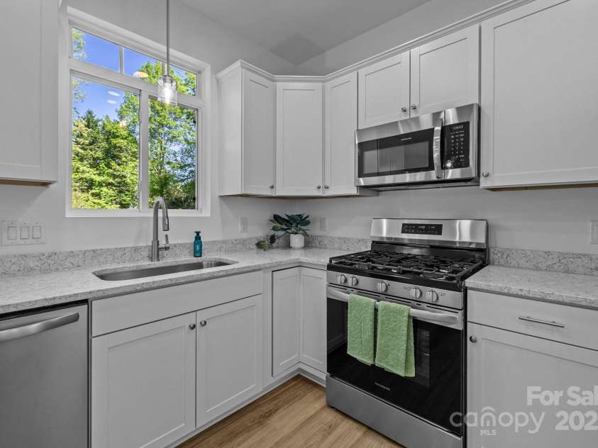 15002 Strathmoor Drive, Charlotte, NC 28277.  MLS# CAR4247911, YatesRealty ID 7578. 