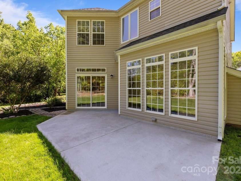 15002 Strathmoor Drive, Charlotte, NC 28277.  MLS# CAR4247911, YatesRealty ID 7578. 