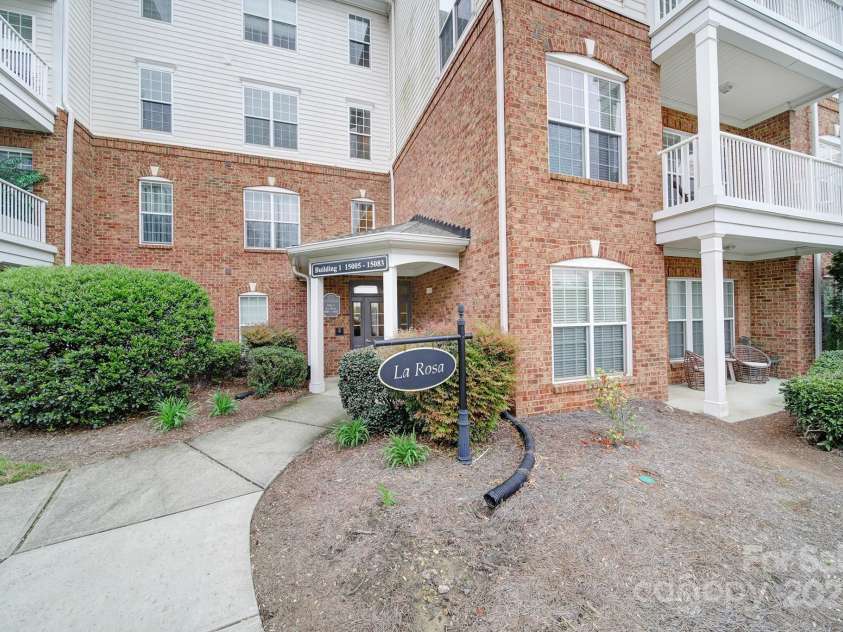 15011 Santa Lucia Drive, Charlotte, NC 28277.  MLS# CAR4238765, YatesRealty ID 7579. 