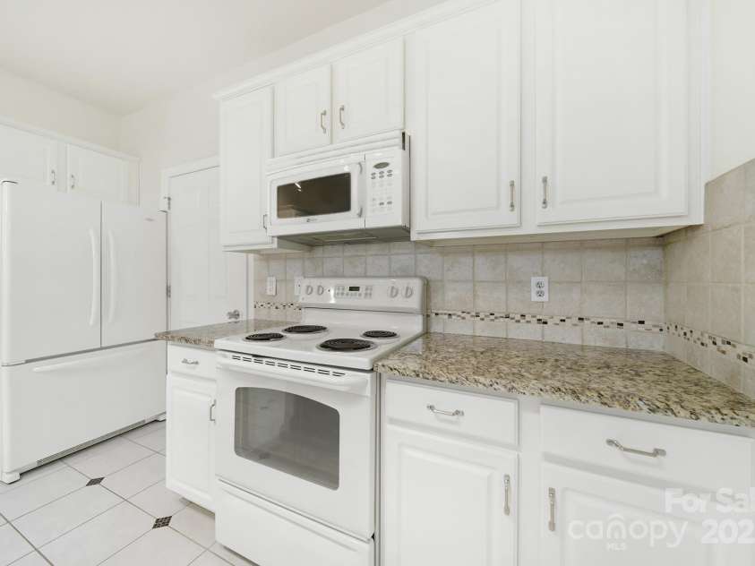 15011 Santa Lucia Drive, Charlotte, NC 28277.  MLS# CAR4238765, YatesRealty ID 7579. 