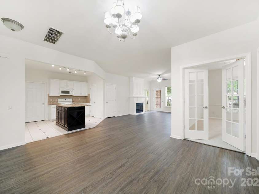 15011 Santa Lucia Drive, Charlotte, NC 28277.  MLS# CAR4238765, YatesRealty ID 7579. 