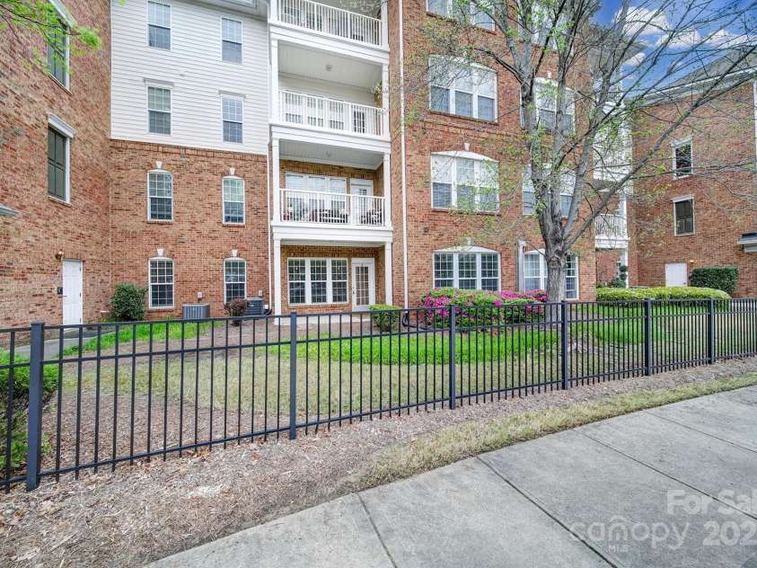 15011 Santa Lucia Drive, Charlotte, NC 28277.  MLS# CAR4238765, YatesRealty ID 7579. 