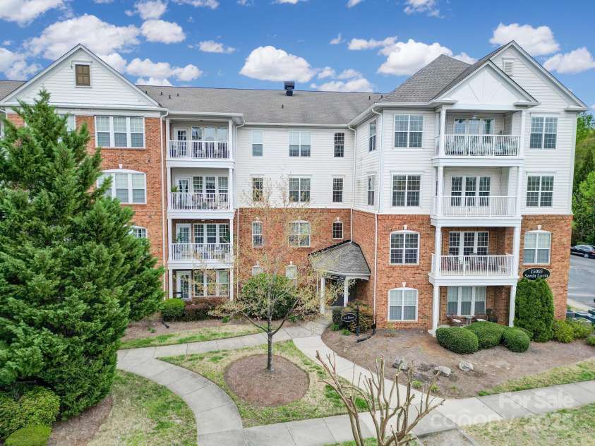 15011 Santa Lucia Drive, Charlotte, NC 28277.  MLS# CAR4238765, YatesRealty ID 7579. 