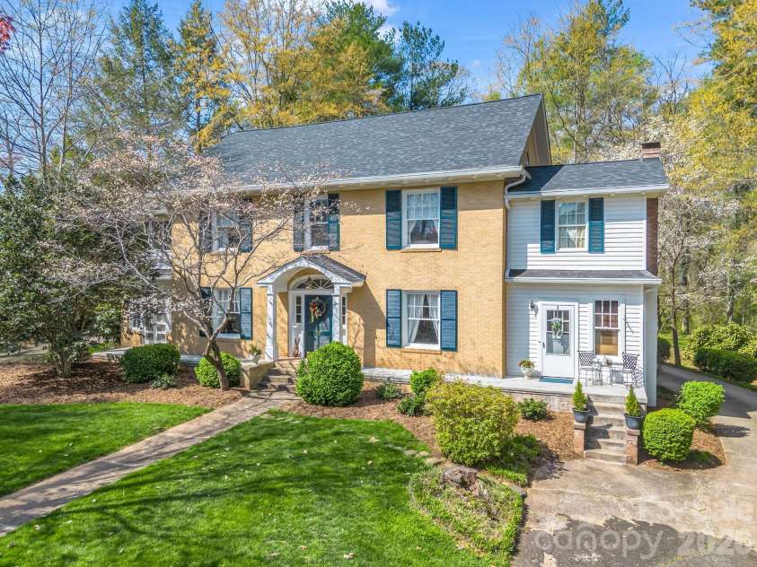 527 Main Street, Rutherfordton, NC 28139.  MLS# CAR4363441, YatesRealty ID 7579. 