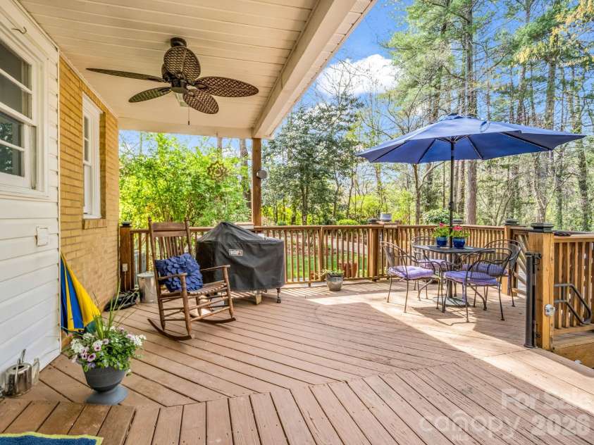 527 Main Street, Rutherfordton, NC 28139.  MLS# CAR4363441, YatesRealty ID 7579. 