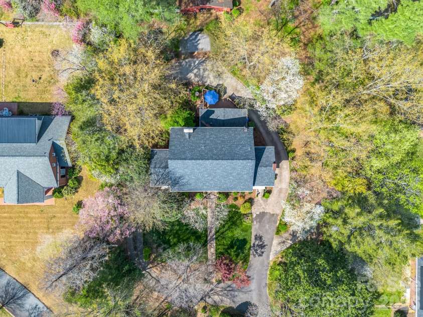 527 Main Street, Rutherfordton, NC 28139.  MLS# CAR4363441, YatesRealty ID 7579. 